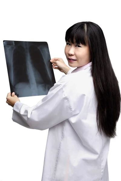 엑스레이 사진을 찍은 여의사 — 스톡 사진