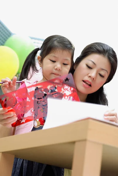 Madre e figlia giovane — Foto Stock