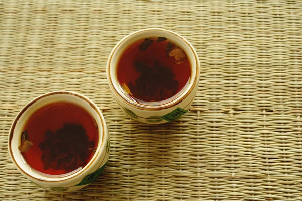 Zwei chinesische Teetassen — Stockfoto