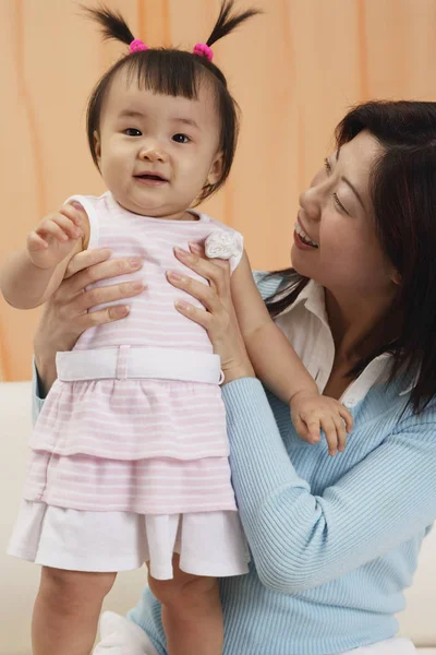 Madre y niña — Foto de Stock