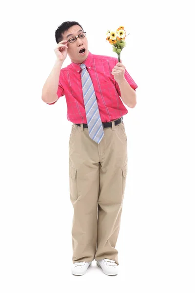 Hombre sosteniendo flores — Foto de Stock