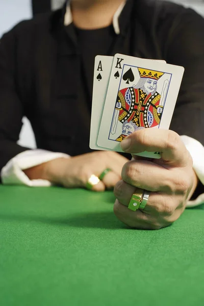 Man speelkaarten — Stockfoto