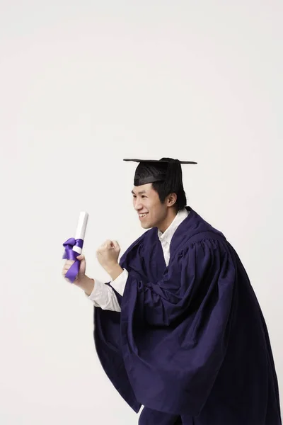 Feliz Graduado con Diploma —  Fotos de Stock
