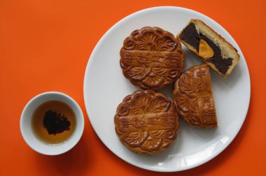 Tek yumurta sarısı ile mooncakes