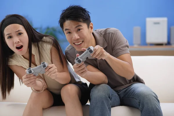 Videojátékozó pár — Stock Fotó
