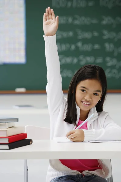 Schattig schoolmeisje op klasse — Stockfoto