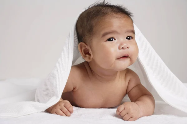 Feliz bebê chinês — Fotografia de Stock