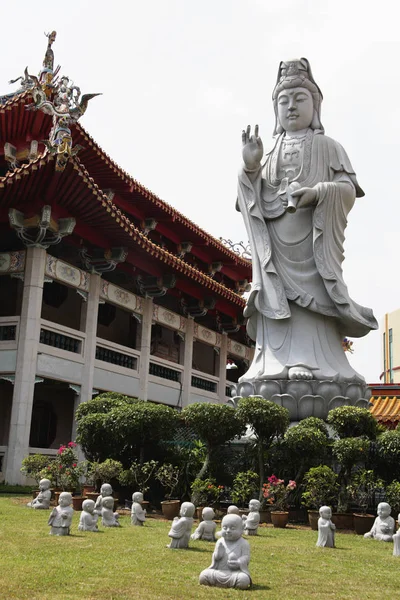 Buddha-Figur aus Stein — Stockfoto