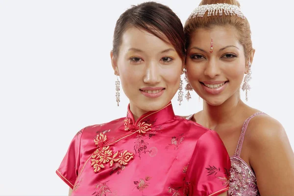 Two women in traditional costumes — Stock Photo, Image