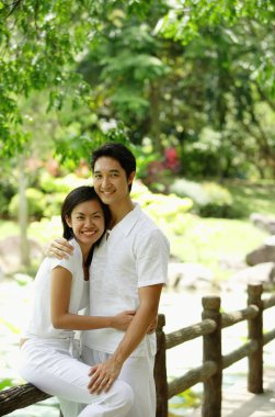 Kameraya bakan çift