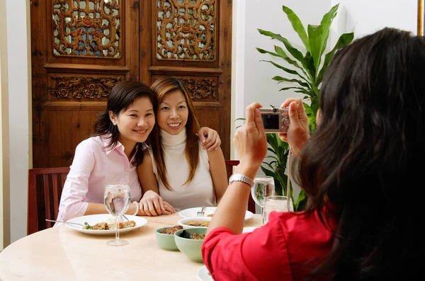 Women taking picture — Stock Photo, Image