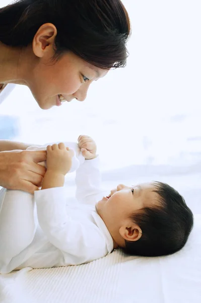 Mutter und Baby — Stockfoto