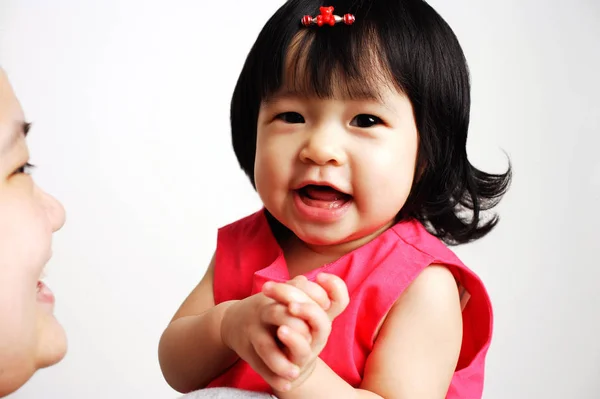 Bambina sorridente — Foto Stock