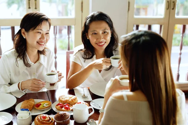 Frauen beim Tee — Stockfoto