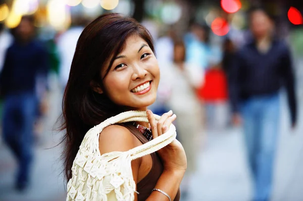 Woman looking back — Stock Photo, Image