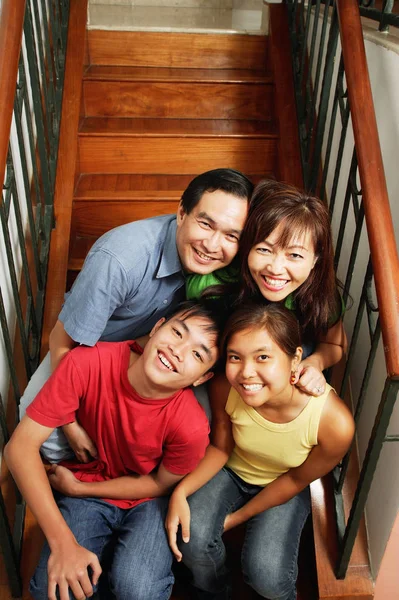 Портрет Щасливої азіатської родини — стокове фото