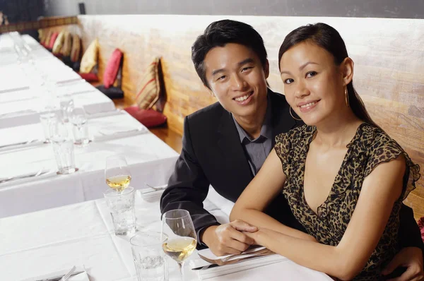 Couple dining in restaurant — Stock Photo, Image