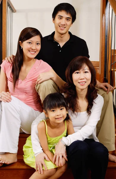 Familia de tres generaciones — Foto de Stock