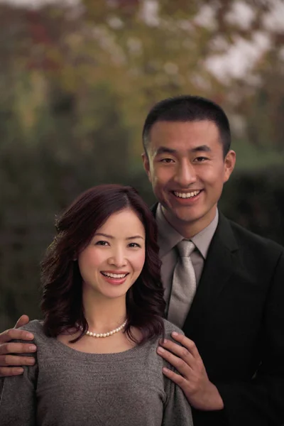 Heureux asiatique couple — Photo