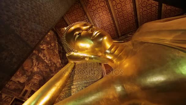 Reclining Buddha statue — Stock Video