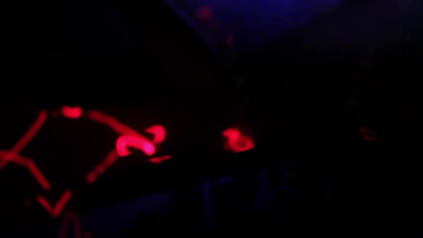 Knipperende lichten in nachtclub — Stockvideo