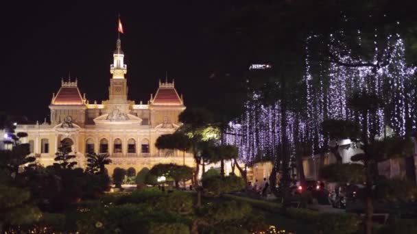 Prefeitura de Ho Chi Minh à noite — Vídeo de Stock