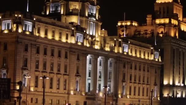 Velhos edifícios europeus à noite — Vídeo de Stock