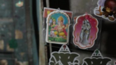 Hint tanrıları çıkartmaları