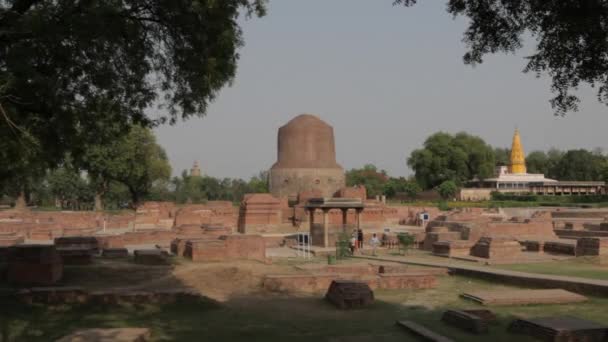 Stupa dove Buddha scelse di pronunciare i suoi primi sermoni — Video Stock
