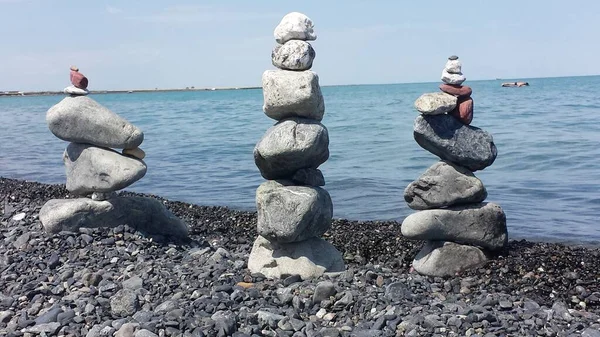 Taşların dengesi Alakol