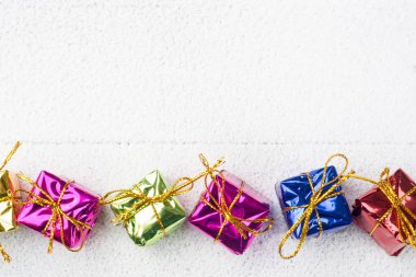 Renkli hediye kutuları Noel arka planı için