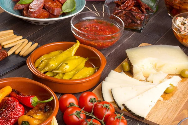 Mediterrane Snacks - Tapas — Stockfoto