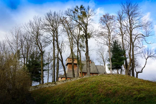 Eski Gotik ahşap kilise Hill Grywald, Polonya — Stok fotoğraf