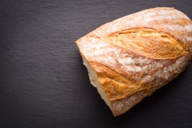 Kepekli ekmek siyah arduvaz plaka - Üstten Görünüm