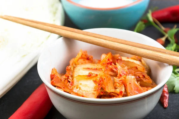 Kimchi col en escabeche coreana —  Fotos de Stock