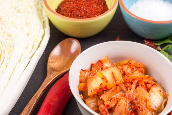 Kimchi. Fermented napa cabbage with ingredients — Stock Photo, Image