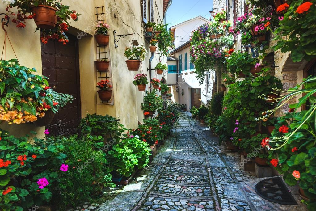 Spello and its nooks and streets of the beautiful Italian towns — Stock ...