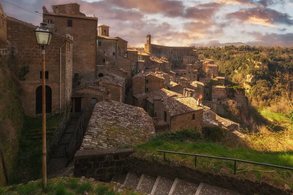 Pięknego, średniowiecznego miasta w północnej Toskanii, Sorano — Zdjęcie stockowe