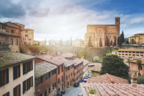 Pemandangan Kota Bergambar Dalam Suasana Romantis Kota Abad Pertengahan Siena — Stok Foto