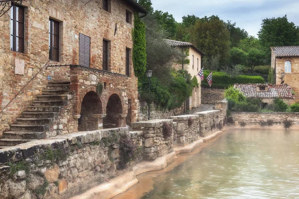 Bagno Vignoni, agua termal mundialmente famosa en Italia —  Fotos de Stock