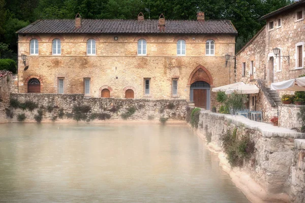 Bagno Vignoni, air panas terkenal di dunia di Italia — Stok Foto