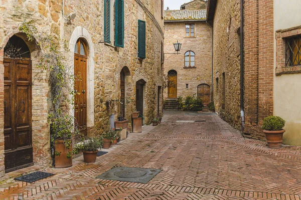 Caminhe Dia Chuvoso Pelas Ruas Bela Cidade Pienza Toscana — Fotografia de Stock