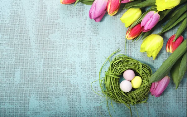 Fondo Pascua Primavera Con Tulipanes Huevos Fotos De Stock Sin Royalties Gratis