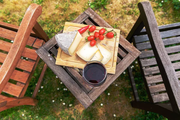 Aperitivo Soleado Con Queso Oveja Naturaleza —  Fotos de Stock