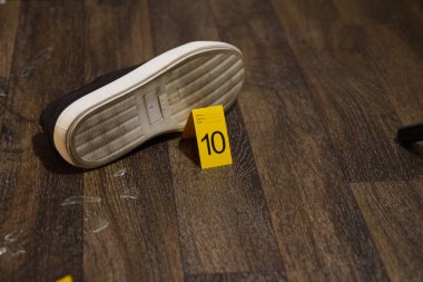 Cinayet Masası Suç Mahalli Fotoğrafçılığı - Kanlı Silahlar