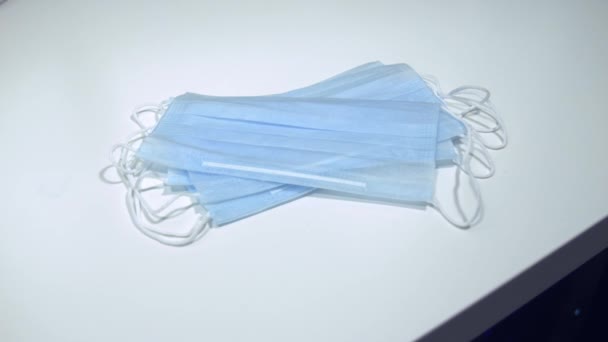 Masques Chirurgicaux Ramassés Par Les Mains Latex Gants Médicaux — Video