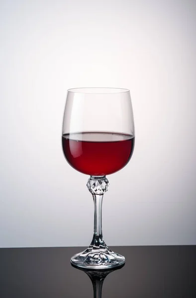 Vin Rouge Dans Verre Vin Sur Fond16 — Photo