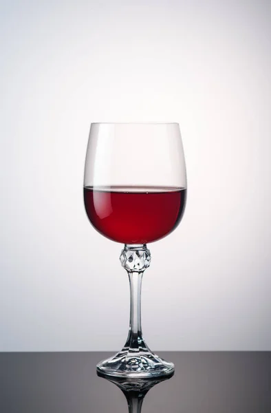 Vin Rouge Dans Verre Vin Sur Fond19 — Photo