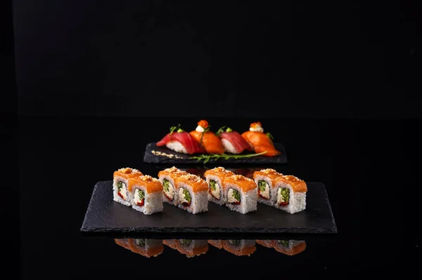 Szekrény Friss Sashimi Zöld Asztalon — Stock Fotó
