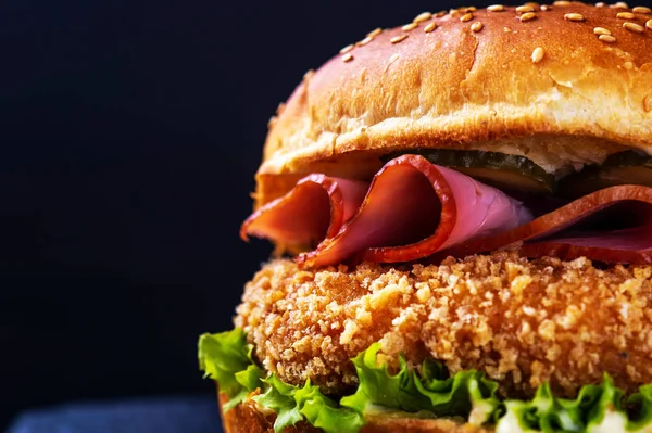 Hamburger Bacon Black Background — Stock Photo, Image